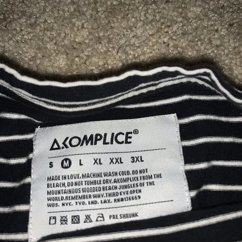 Akomplice Shirt - Picture 2 of 2